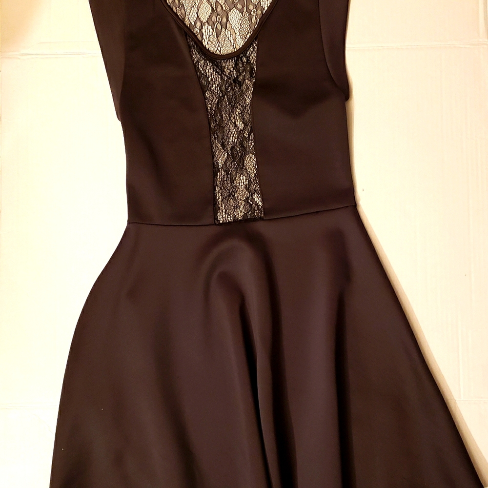Kieu's cute gray w/ black lace dress